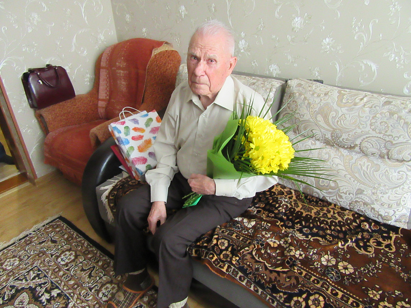 Поздравление с 100 – летием со Дня рождения Колесникова Сергея Васильевича.